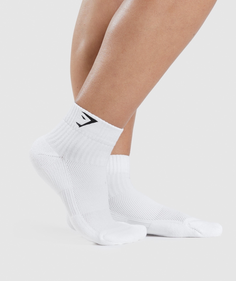 Gymshark Köpekbalığı Işlemeli çeyrek çorap 2pk Beyaz-siyah