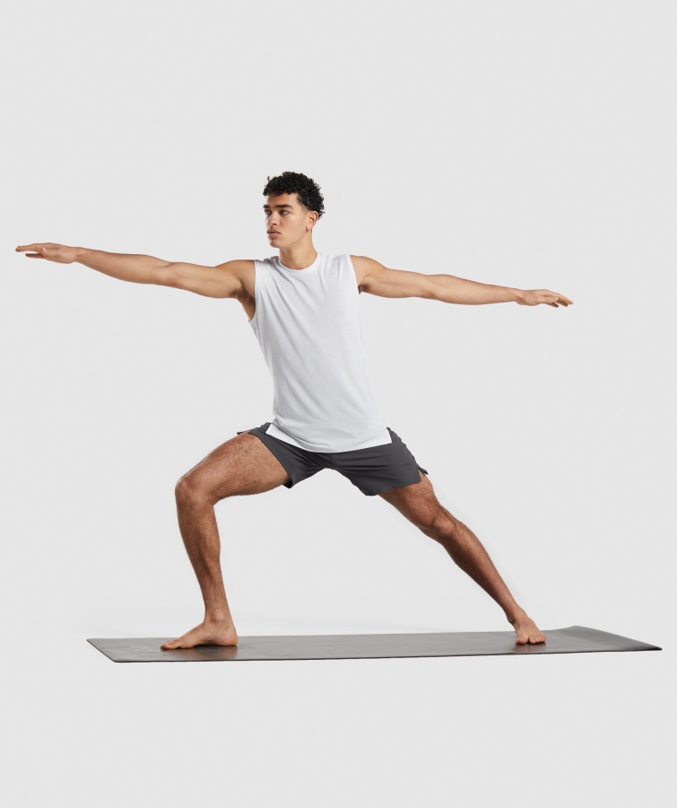 Gymshark Stüdyo Büyütme Tankı Beyaz