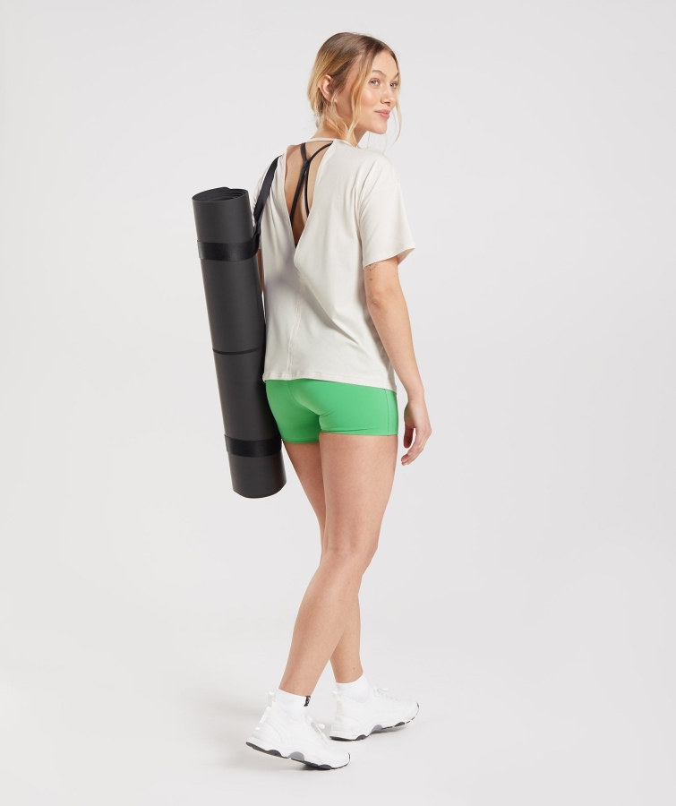 Gymshark Stüdyo T-shirt Hindistan Cevizi Beyaz