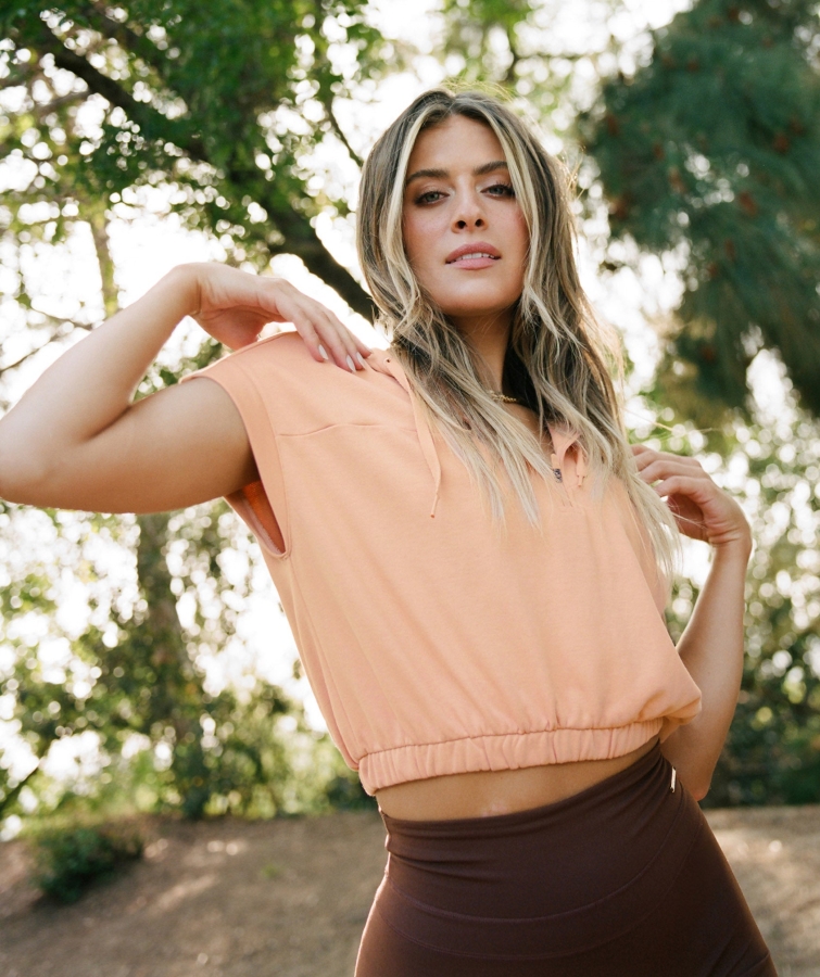 Gymshark Whitney Kırpılmış Kolsuz Kapşonlu Gün Batımı Bej