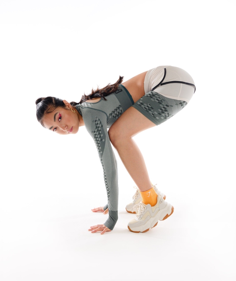 Gymshark Wtflex Cyborg Dikişsiz Uzun Kollu Kırpma üst Gri-siyah-açık Gri